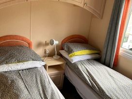 Marton Mere Holiday Village - Holiday Accommodation 11833 - Lake District - 1185112 - thumbnail photo 8