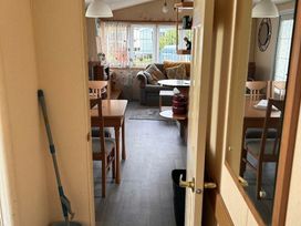 Marton Mere Holiday Village - Holiday Accommodation 11833 - Lake District - 1185112 - thumbnail photo 9