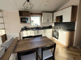 Presthaven Beach Resort - Holiday Accommodation 11850 - North Wales - 1185114 - thumbnail photo 2