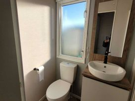 Presthaven Beach Resort - Holiday Accommodation 11850 - North Wales - 1185114 - thumbnail photo 5