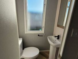 Presthaven Beach Resort - Holiday Accommodation 11850 - North Wales - 1185114 - thumbnail photo 6
