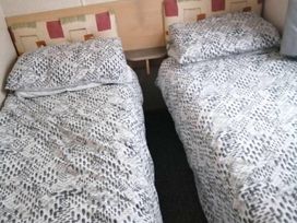 Lyons Robin Hood - Holiday Accommodation 11874 - North Wales - 1185119 - thumbnail photo 5