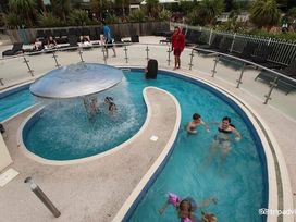 Weymouth Bay Holiday Park - Holiday Accommodation 11875 - Dorset - 1185120 - thumbnail photo 13