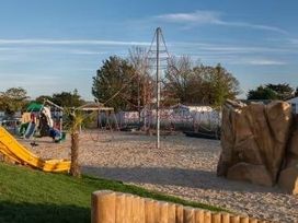 Weymouth Bay Holiday Park - Holiday Accommodation 11875 - Dorset - 1185120 - thumbnail photo 18