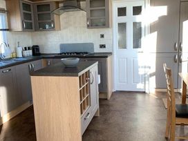 Cayton Bay Caravan Park - Holiday Accommodation 11899 - North Yorkshire (incl. Whitby) - 1185124 - thumbnail photo 2
