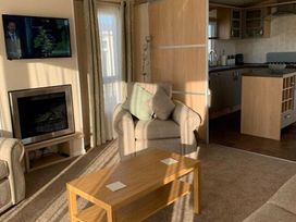 Cayton Bay Caravan Park - Holiday Accommodation 11899 - North Yorkshire (incl. Whitby) - 1185124 - thumbnail photo 4