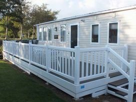 White Acres Holiday Park - Holiday Accommodation 119 - Cornwall - 1185125 - thumbnail photo 8