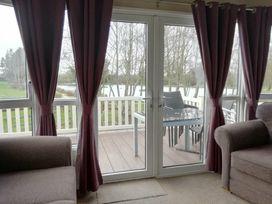 White Acres Holiday Park - Holiday Accommodation 119 - Cornwall - 1185125 - thumbnail photo 9
