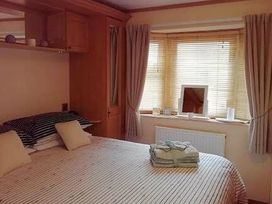 The Crest, Filey (private land) - Holiday Accommodation 11967 - North Yorkshire (incl. Whitby) - 1185132 - thumbnail photo 2