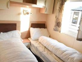 Greenacres Holiday Park - Holiday Accommodation 11972 - North Wales - 1185135 - thumbnail photo 4
