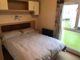 Greenacres Holiday Park - Holiday Accommodation 11972 - North Wales - 1185135 - thumbnail photo 5