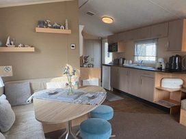 Primrose Valley Holiday Park - Holiday Accommodation 11979 - North Yorkshire (incl. Whitby) - 1185137 - thumbnail photo 6