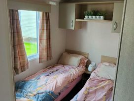 Marine Holiday Park - Holiday Accommodation 11980 - North Wales - 1185138 - thumbnail photo 9