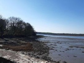 New Park Landshipping - Holiday Accommodation 12045 - South Wales - 1185141 - thumbnail photo 8