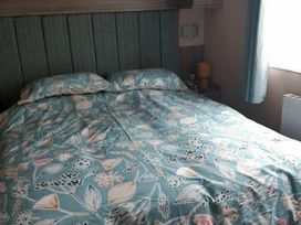 New Park Landshipping - Holiday Accommodation 12045 - South Wales - 1185141 - thumbnail photo 11