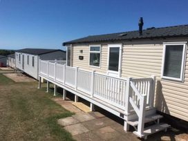 Devon Cliffs Holiday Park - Holiday Accommodation 12076 - Devon - 1185147 - thumbnail photo 2