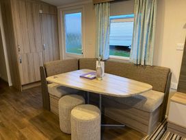 Devon Cliffs Holiday Park - Holiday Accommodation 12076 - Devon - 1185147 - thumbnail photo 7
