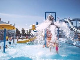 Devon Cliffs Holiday Park - Holiday Accommodation 12076 - Devon - 1185147 - thumbnail photo 18