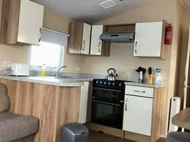 Beachside Holiday Park - Holiday Accommodation 1208 - Somerset & Wiltshire - 1185148 - thumbnail photo 3