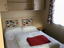 Beachside Holiday Park - Holiday Accommodation 1208 - Somerset & Wiltshire - 1185148 - thumbnail photo 4
