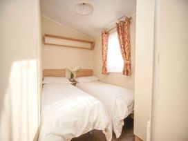The Bungalow Camp Caravan Park - Holiday Accommodation 12118 - North Wales - 1185151 - thumbnail photo 10