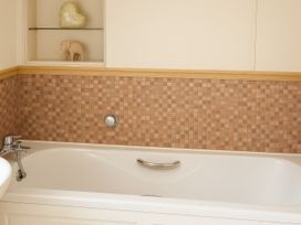 Combe Haven Holiday Park - Holiday Accommodation 12122 - Kent & Sussex - 1185153 - thumbnail photo 6