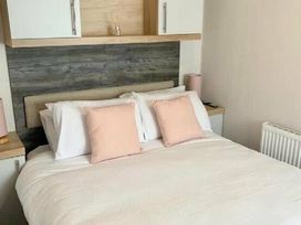 Quay West Holiday Park - Holiday Accommodation 12145 - Mid Wales - 1185155 - thumbnail photo 4