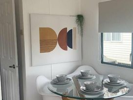 Hopton Holiday Village - Holiday Accommodation 12171 - Suffolk & Essex - 1185157 - thumbnail photo 2