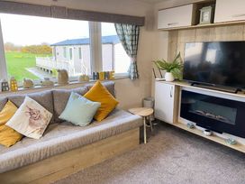 Primrose Valley Holiday Park - Holiday Accommodation 12194 - North Yorkshire (incl. Whitby) - 1185161 - thumbnail photo 4