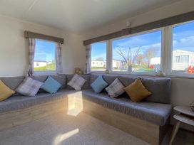Primrose Valley Holiday Park - Holiday Accommodation 12194 - North Yorkshire (incl. Whitby) - 1185161 - thumbnail photo 7