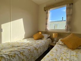 Primrose Valley Holiday Park - Holiday Accommodation 12194 - North Yorkshire (incl. Whitby) - 1185161 - thumbnail photo 16