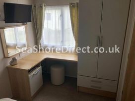 Seashore Holiday Park - Holiday Accommodation 12230 - Norfolk - 1185167 - thumbnail photo 9