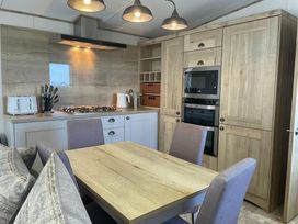 Pendine Sands - Holiday Accommodation 12302 - South Wales - 1185179 - thumbnail photo 6