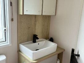 Pendine Sands - Holiday Accommodation 12302 - South Wales - 1185179 - thumbnail photo 10