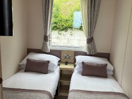 Pendine Sands - Holiday Accommodation 12302 - South Wales - 1185179 - thumbnail photo 11