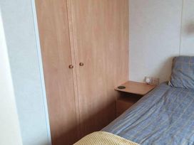 Lowfield Farm Caravan Park - Holiday Accommodation 12345 - North Yorkshire (incl. Whitby) - 1185182 - thumbnail photo 4