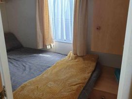 Lowfield Farm Caravan Park - Holiday Accommodation 12345 - North Yorkshire (incl. Whitby) - 1185182 - thumbnail photo 7