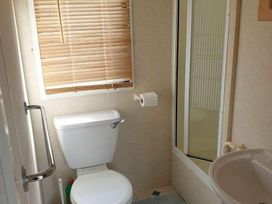 Lowfield Farm Caravan Park - Holiday Accommodation 12345 - North Yorkshire (incl. Whitby) - 1185182 - thumbnail photo 8