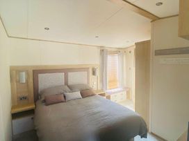 Lido Beach Holiday Park - Holiday Accommodation 12350 - North Wales - 1185185 - thumbnail photo 3