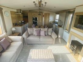 Lido Beach Holiday Park - Holiday Accommodation 12350 - North Wales - 1185185 - thumbnail photo 4