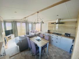 Lido Beach Holiday Park - Holiday Accommodation 12350 - North Wales - 1185185 - thumbnail photo 6