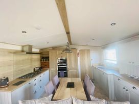 Lido Beach Holiday Park - Holiday Accommodation 12350 - North Wales - 1185185 - thumbnail photo 7