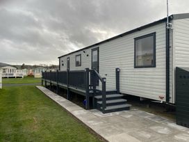 Lido Beach Holiday Park - Holiday Accommodation 12350 - North Wales - 1185185 - thumbnail photo 8