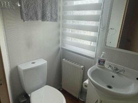 Hayling Island Holiday Park - Meadow Bay Villages - Holiday Accommodation 12372 - Hampshire - 1185186 - thumbnail photo 8