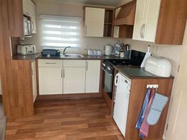 Hayling Island Holiday Park - Meadow Bay Villages - Holiday Accommodation 12372 - Hampshire - 1185186 - thumbnail photo 14