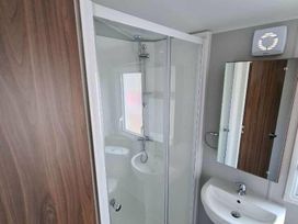 Marton Mere Holiday Village - Holiday Accommodation 12393 - Lake District - 1185188 - thumbnail photo 14