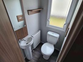 Marton Mere Holiday Village - Holiday Accommodation 12393 - Lake District - 1185188 - thumbnail photo 15