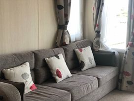 Reighton Sands Holiday Park - Holiday Accommodation 12448 - North Yorkshire (incl. Whitby) - 1185194 - thumbnail photo 5