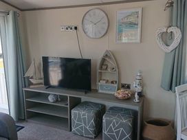 Trecco Bay - Holiday Accommodation 12456 - Somerset & Wiltshire - 1185195 - thumbnail photo 2