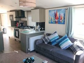 Trecco Bay - Holiday Accommodation 12456 - Somerset & Wiltshire - 1185195 - thumbnail photo 4